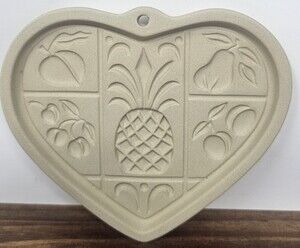 The Pampered Chef Vtg 2001 Hospitality Heart Pineapple Stoneware Cookie Mold NIB